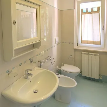 Affittacamere 3 Jolie